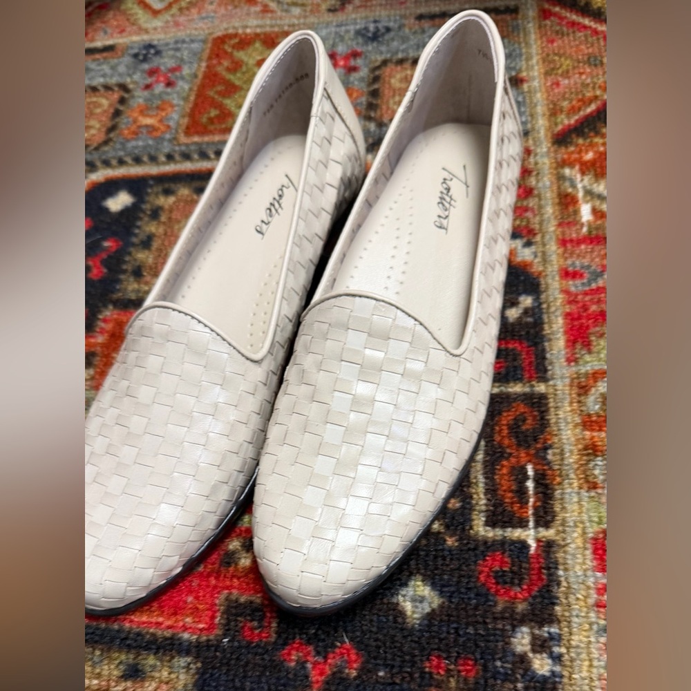 Trotters Liz Slip On Woven Loafers